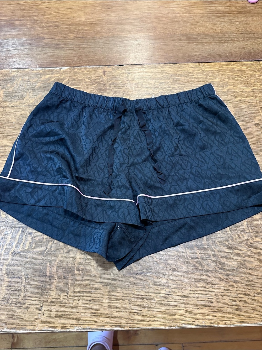 Victoria's Secret lg Black Monogram Lounge Shorts with Contrast Piping